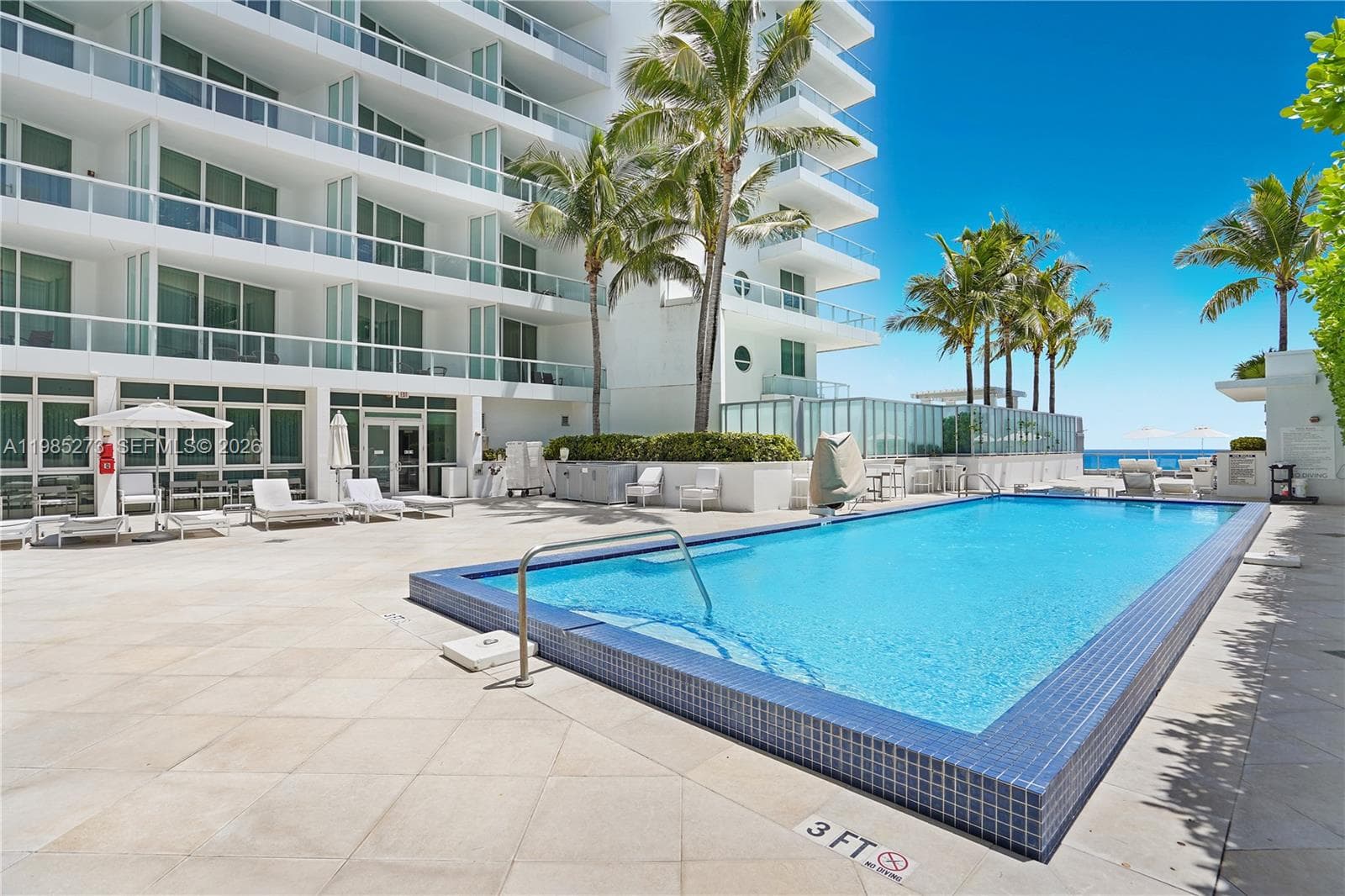 4391 Collins Ave # 307, Miami Beach FL 33140 — 33