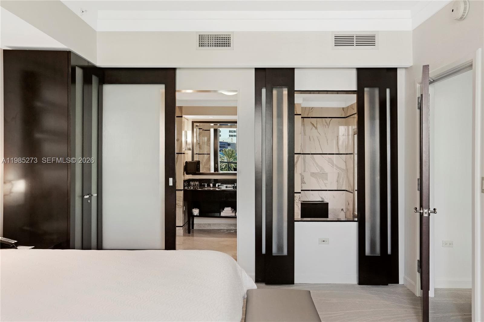 4391 Collins Ave # 307, Miami Beach FL 33140 — 18