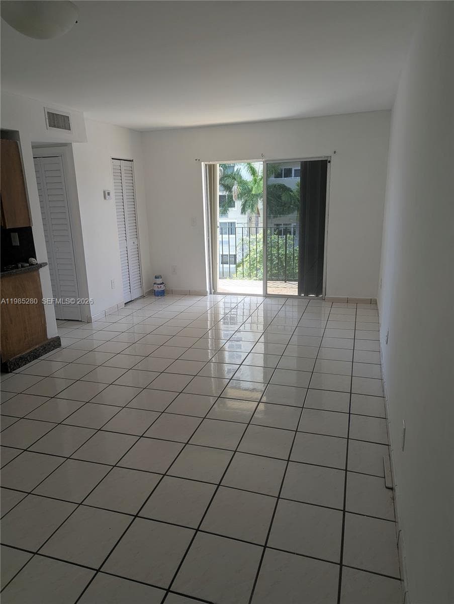 1051 SW 1st St # 411, Miami FL 33130 — 1