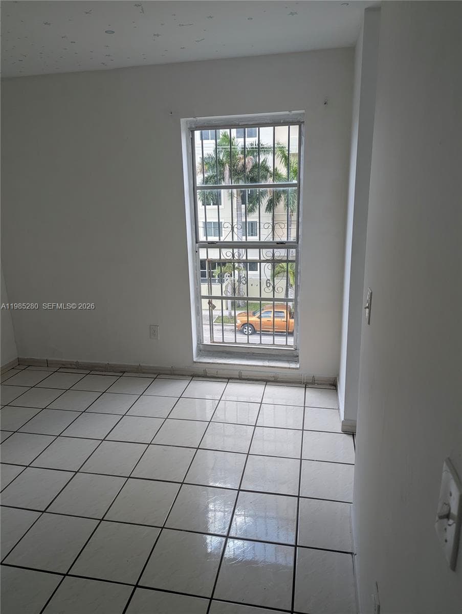 1051 SW 1st St # 411, Miami FL 33130 — 5