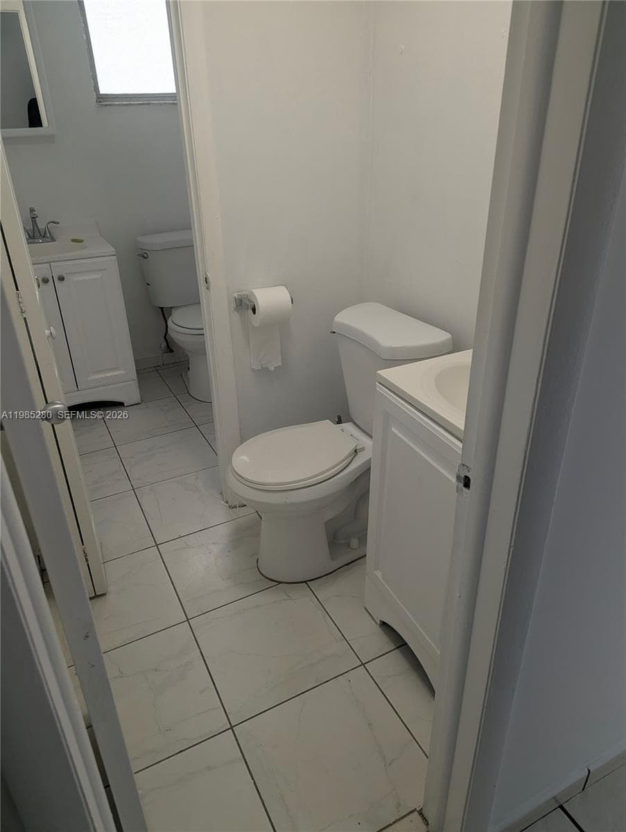 1051 SW 1st St # 411, Miami FL 33130 — 4