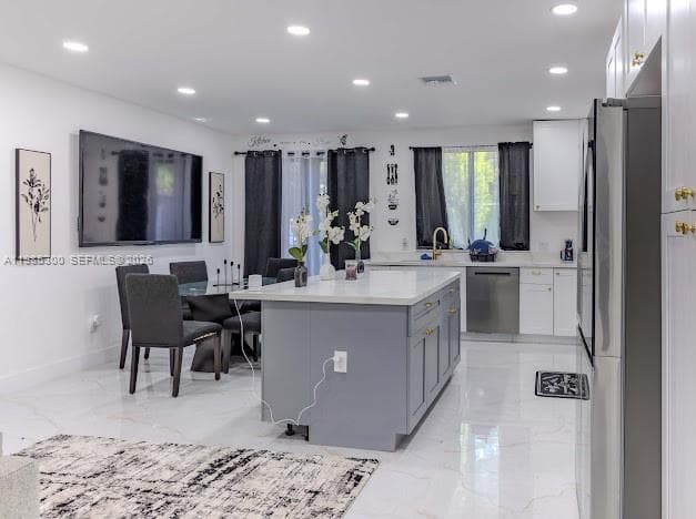 666 NE 164th Ter, Miami FL 33162 — 9