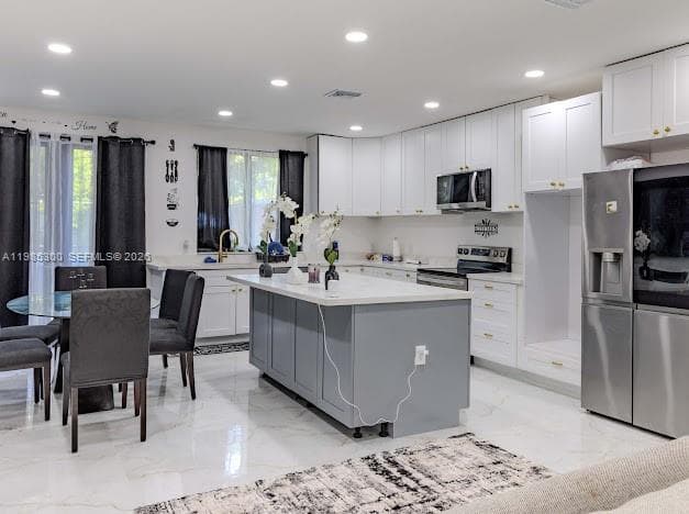 666 NE 164th Ter, Miami FL 33162 — 21
