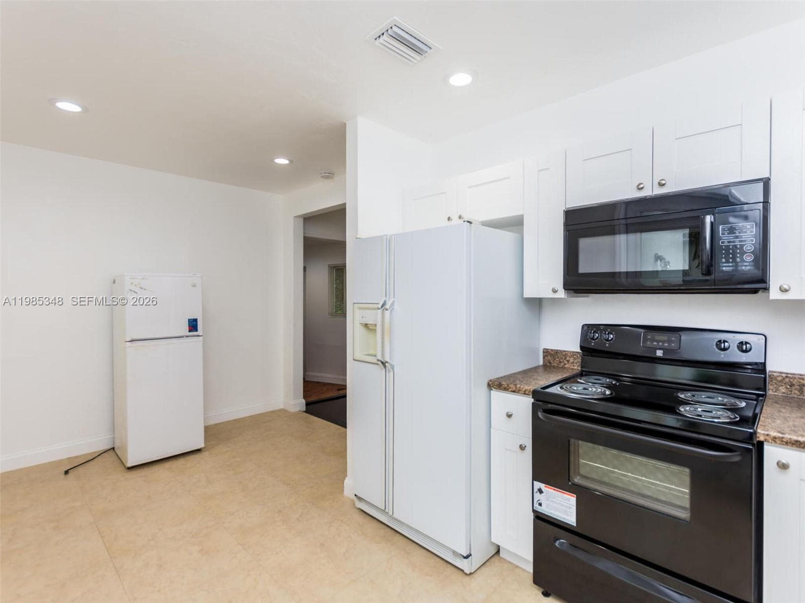 6300 NW 41st St, Virginia Gardens FL 33166 — 13