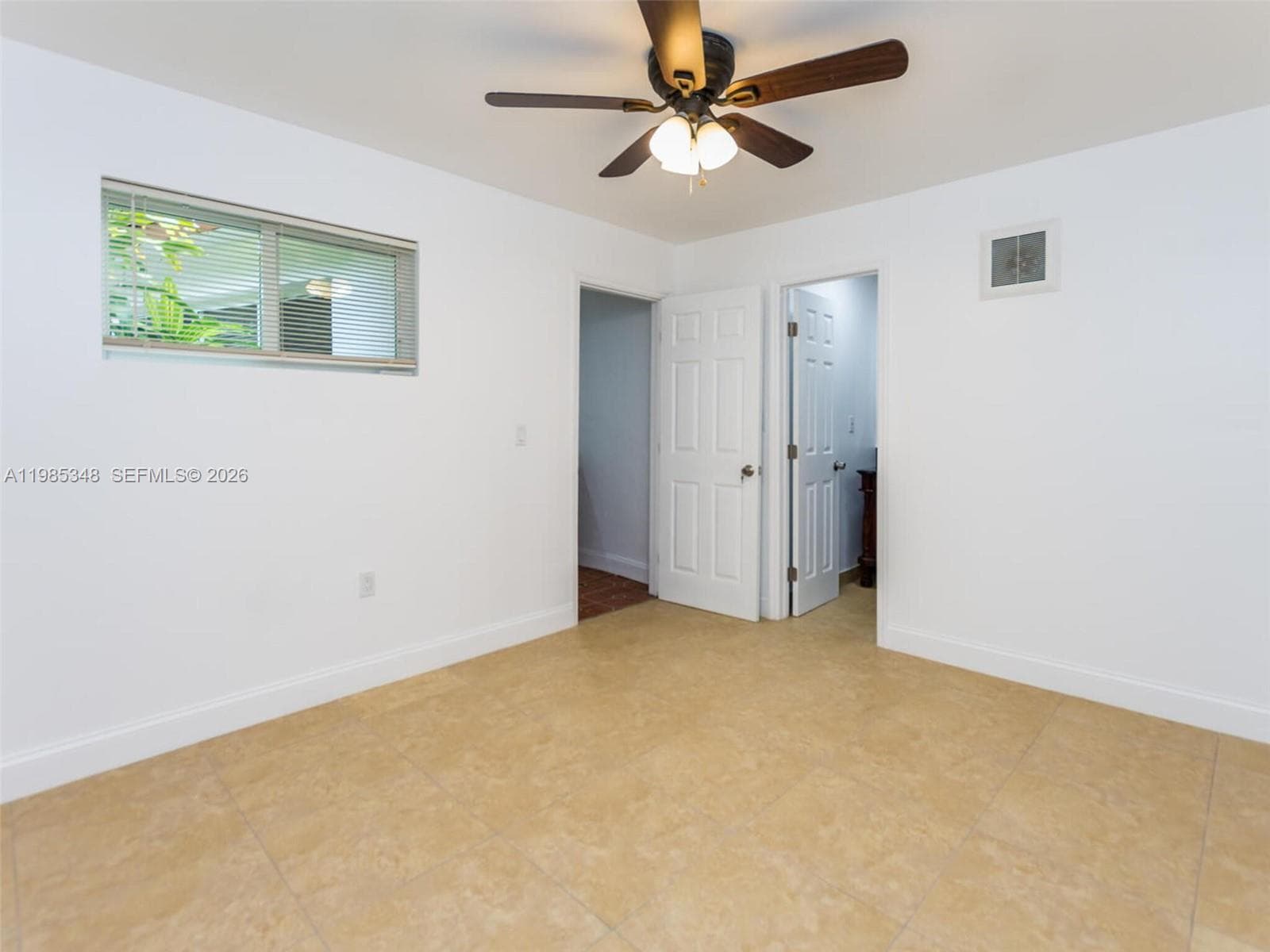 6300 NW 41st St, Virginia Gardens FL 33166 — 18