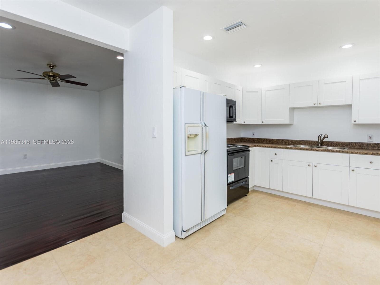 6300 NW 41st St, Virginia Gardens FL 33166 — 11