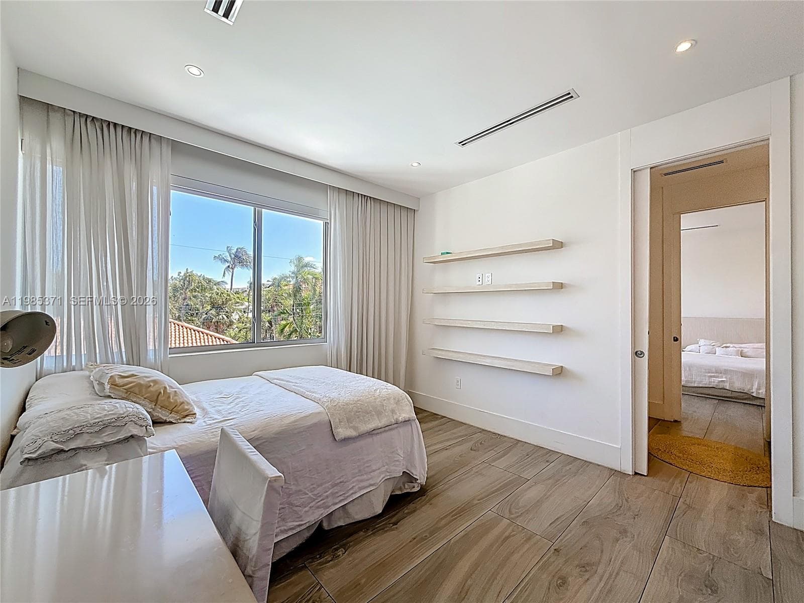 561 Warren Ln, Key Biscayne FL 33149 — 24