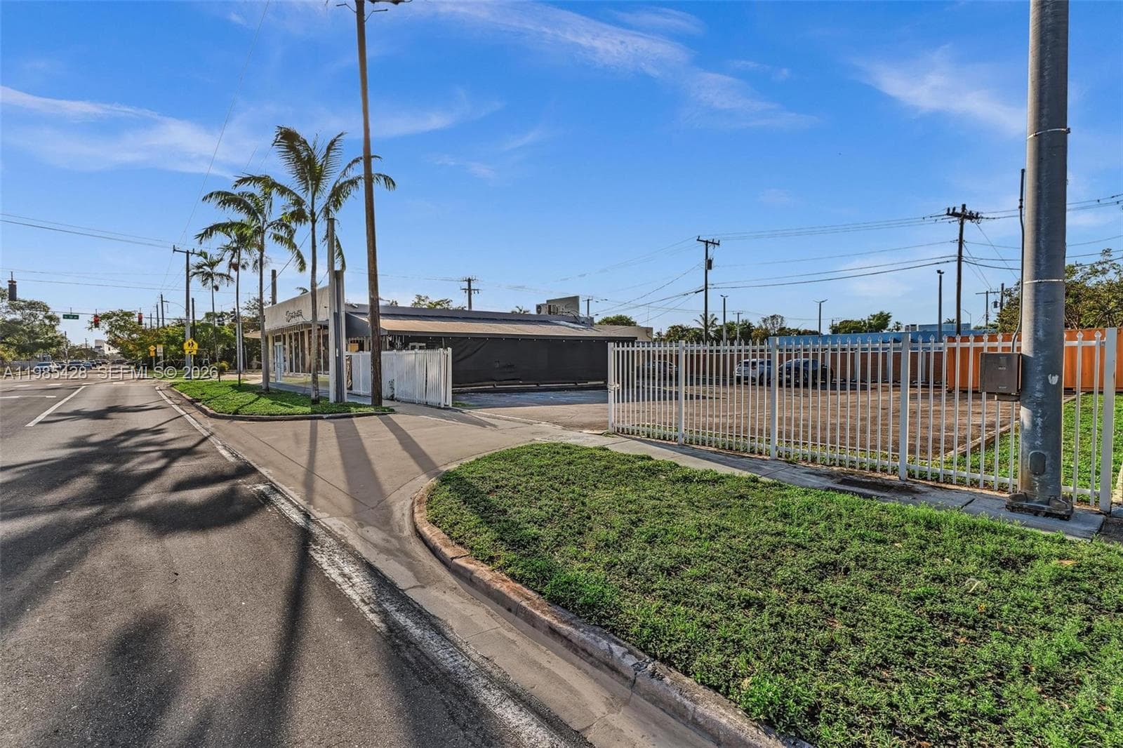 992 NE 167th St, North Miami Beach FL 33162 — 46