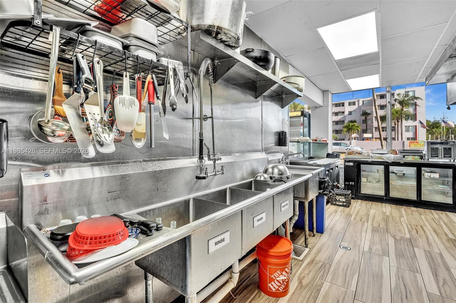 992 NE 167th St, North Miami Beach FL 33162 — 30