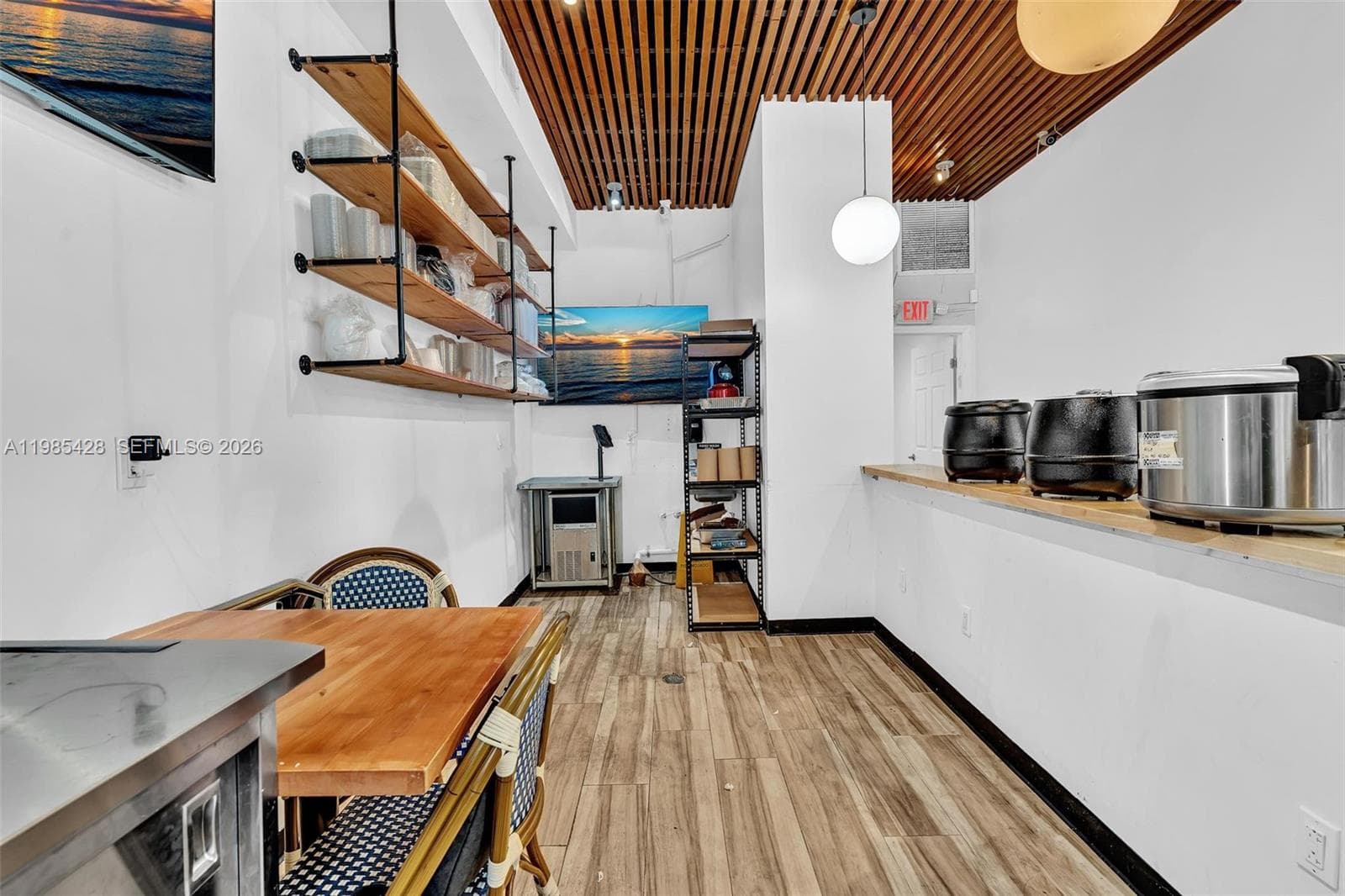 992 NE 167th St, North Miami Beach FL 33162 — 10