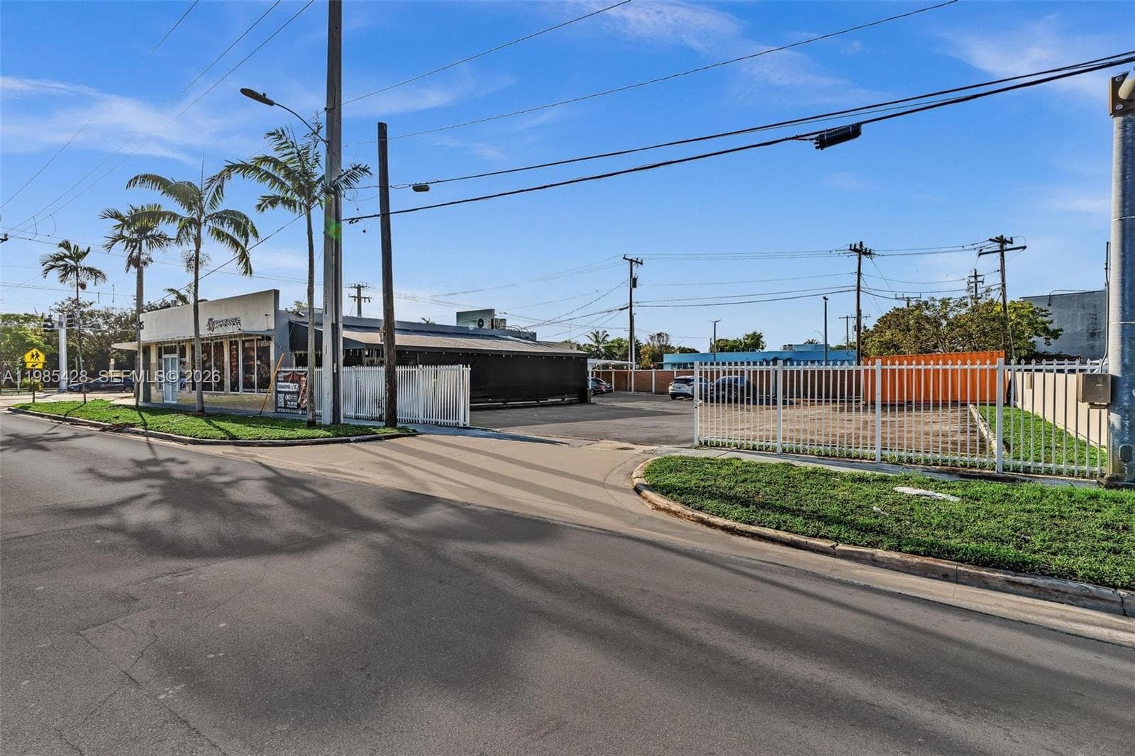 992 NE 167th St, North Miami Beach FL 33162 — 35