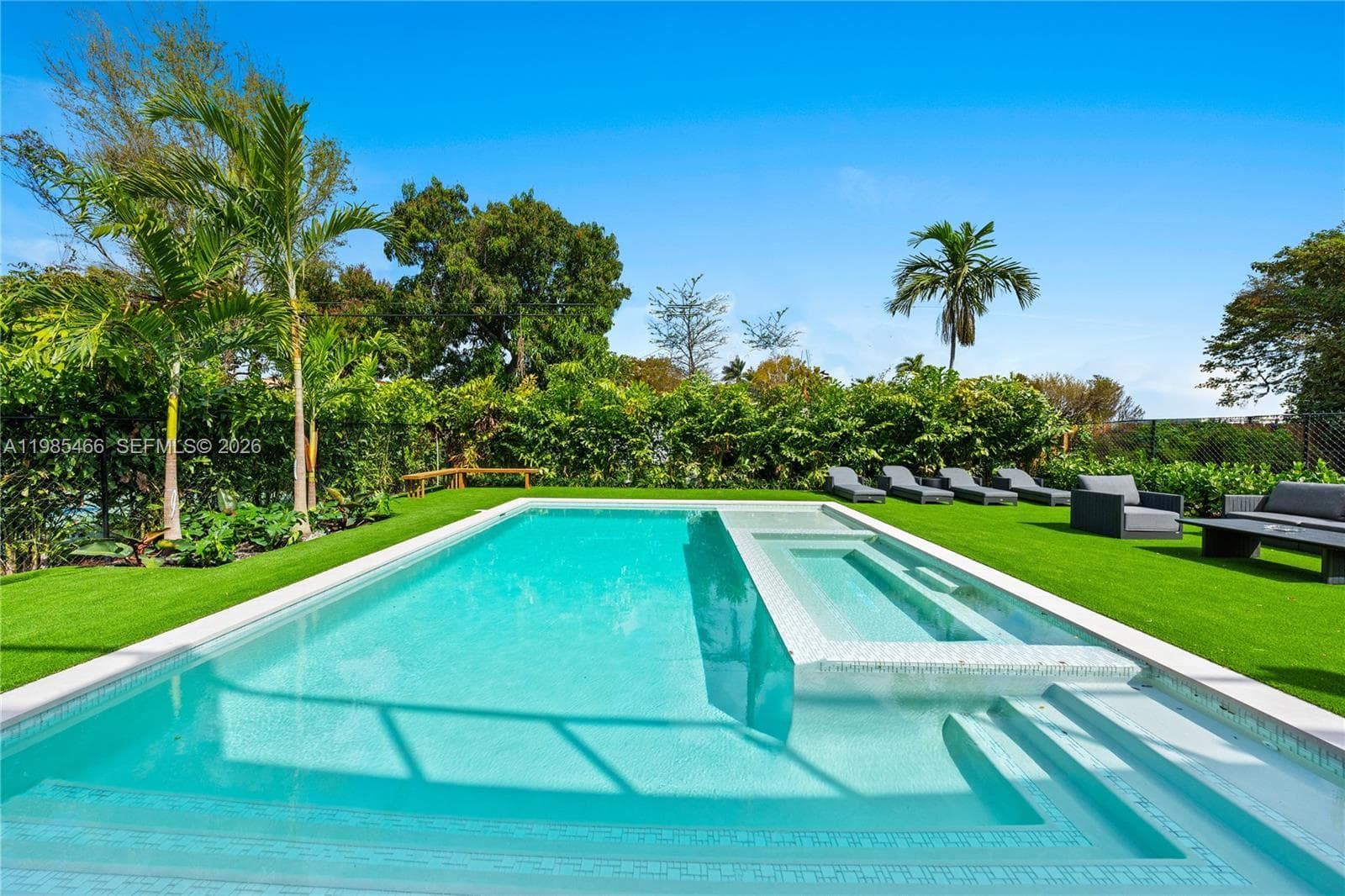 245 NE 116th St, Miami FL 33161 — 8