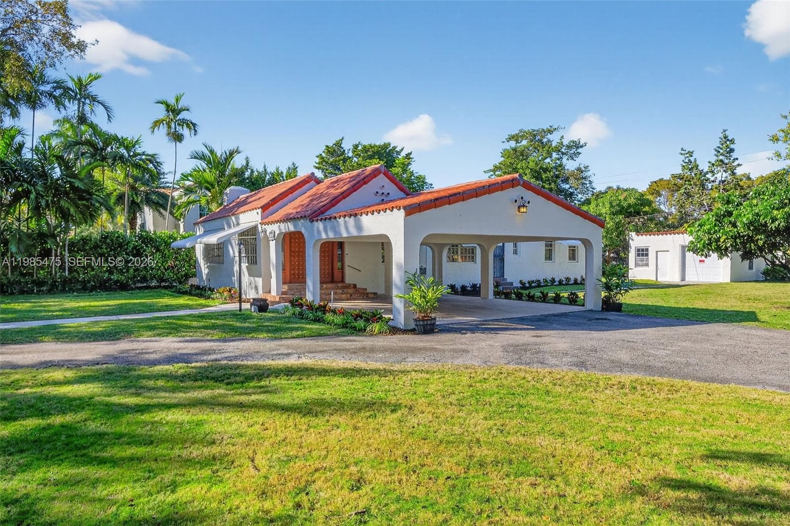 1305 Alhambra Cir, Coral Gables FL 33134 — 1