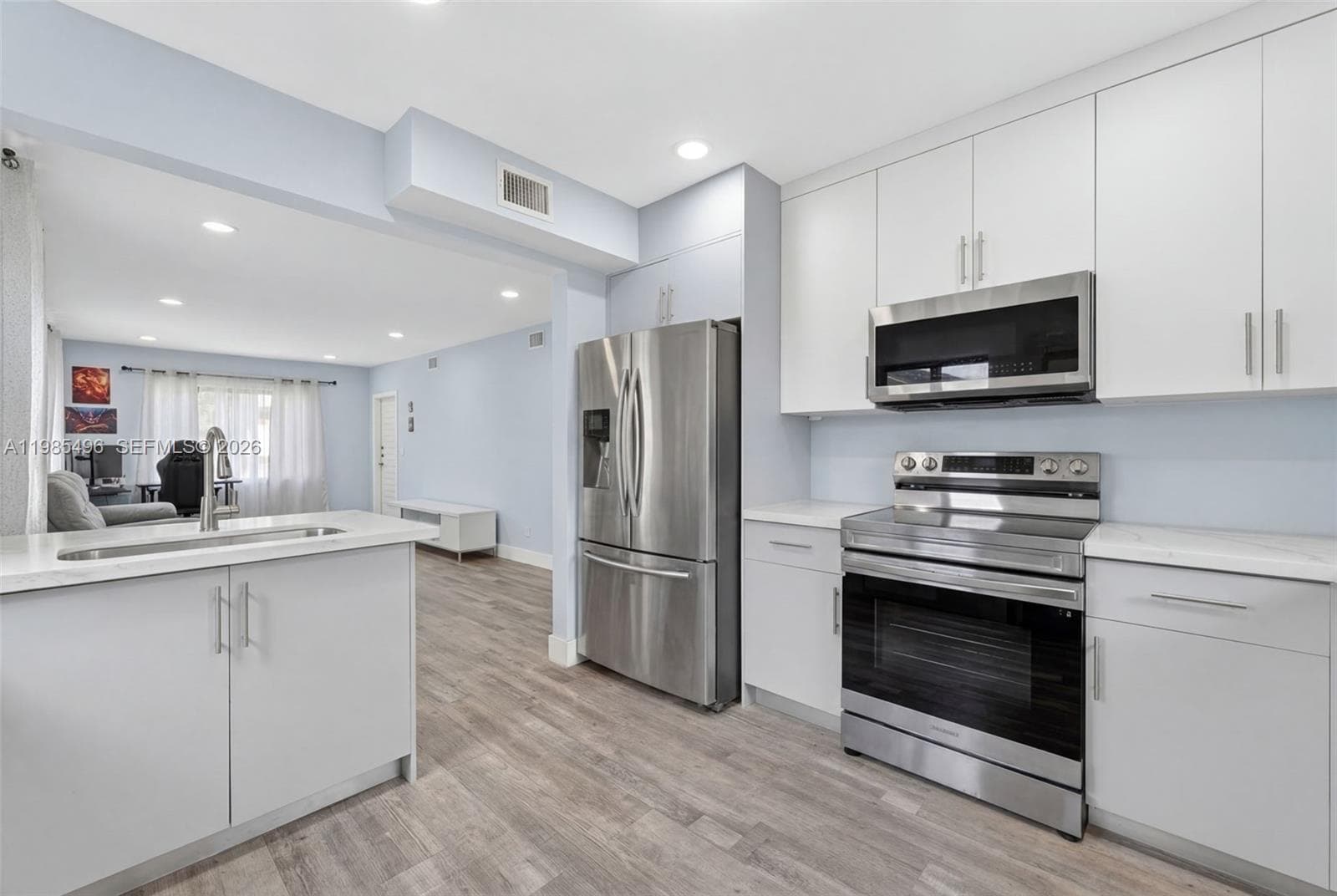 440 E 37th St, Hialeah FL 33013 — 8