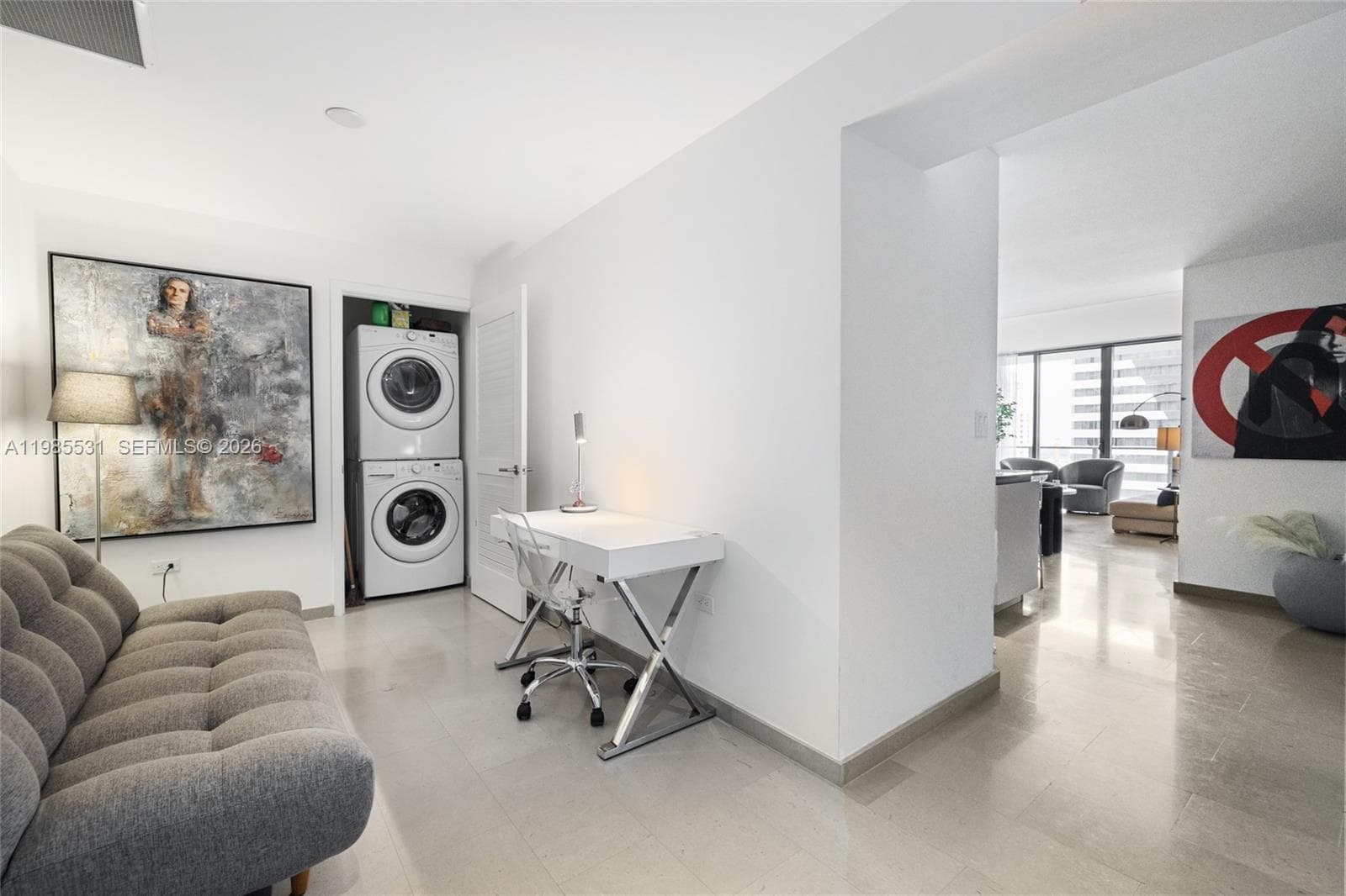 88 SW 7th St # 1010, Miami FL 33130 — 10