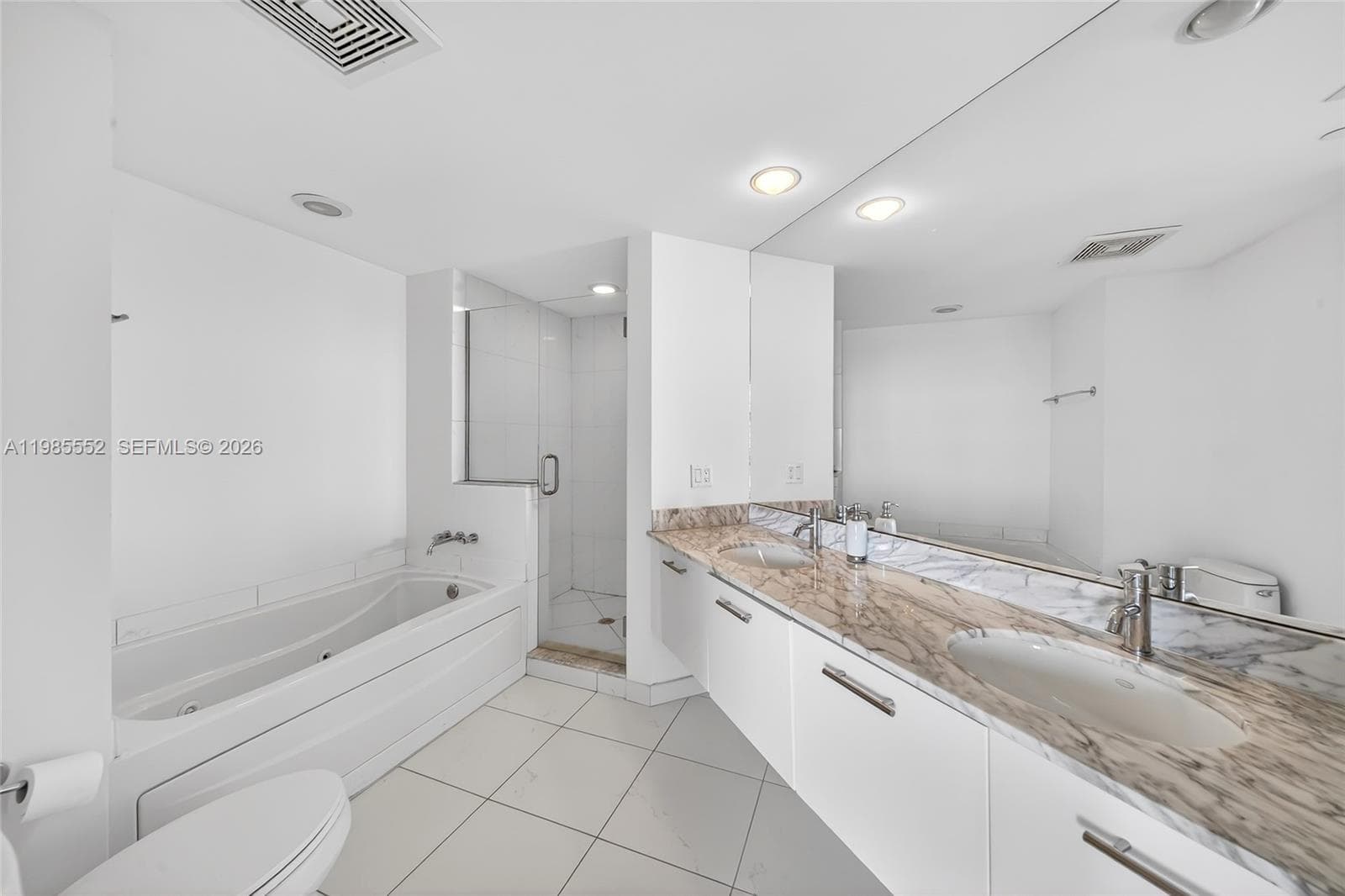 500 Brickell Ave # 3901, Miami FL 33131 — 22