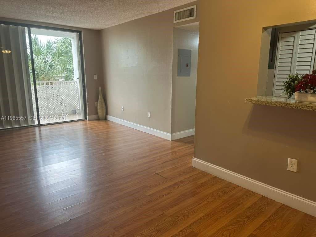 8185 NW 7th St # 319, Miami FL 33126 — 7