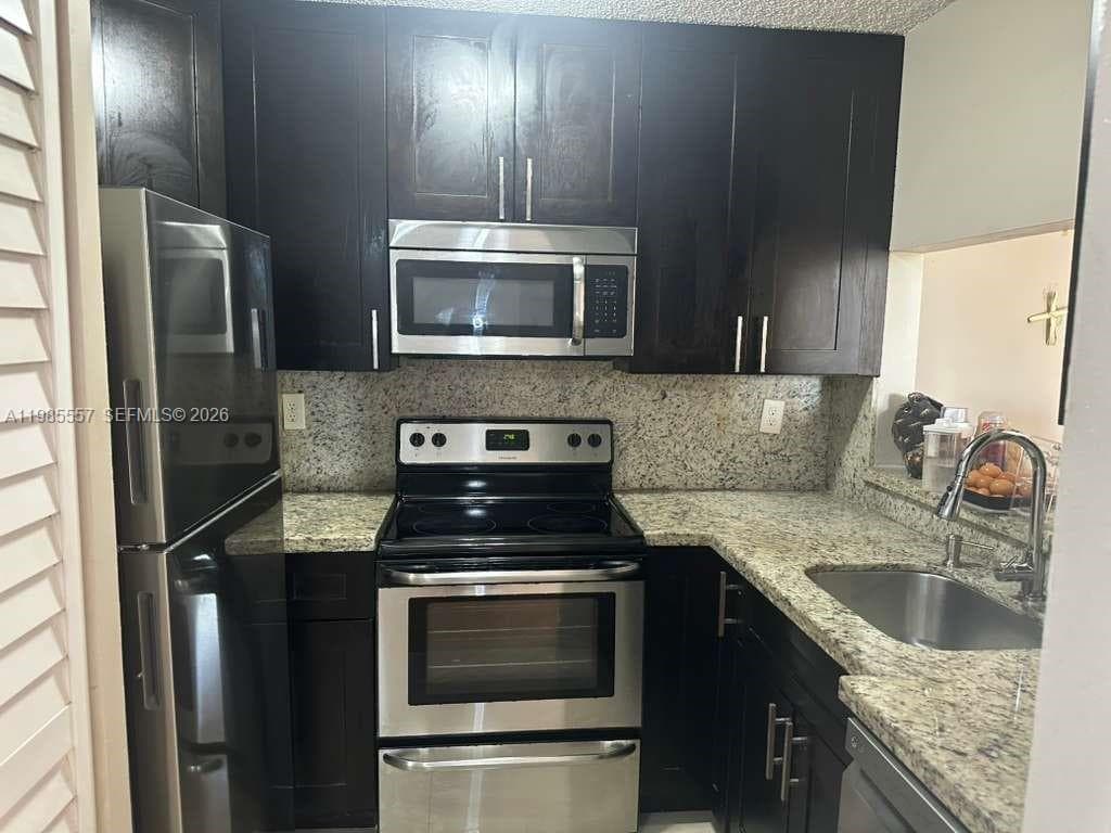 8185 NW 7th St # 319, Miami FL 33126 — 9