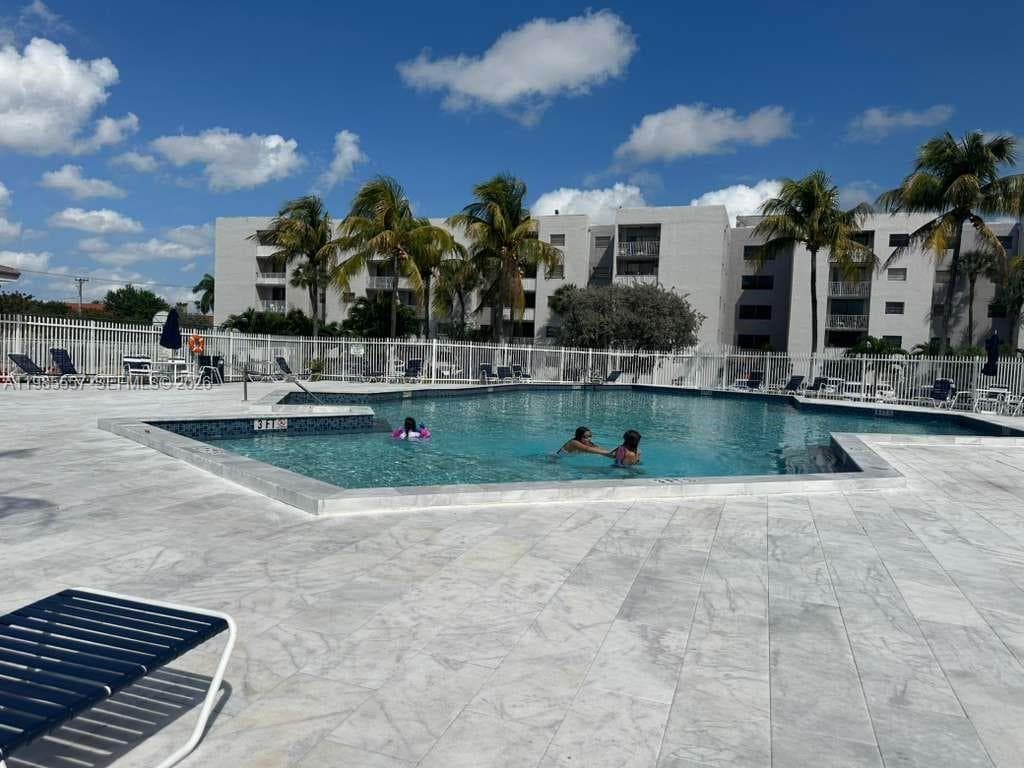 8185 NW 7th St # 319, Miami FL 33126 — 18