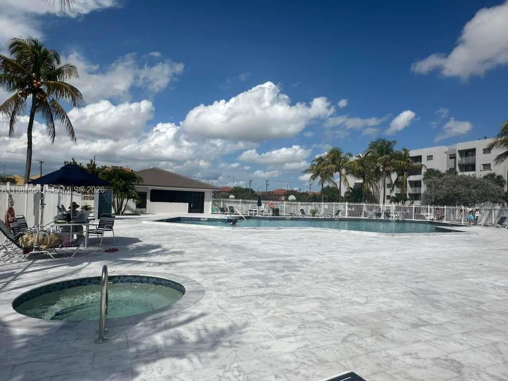 8185 NW 7th St # 319, Miami FL 33126 — 19