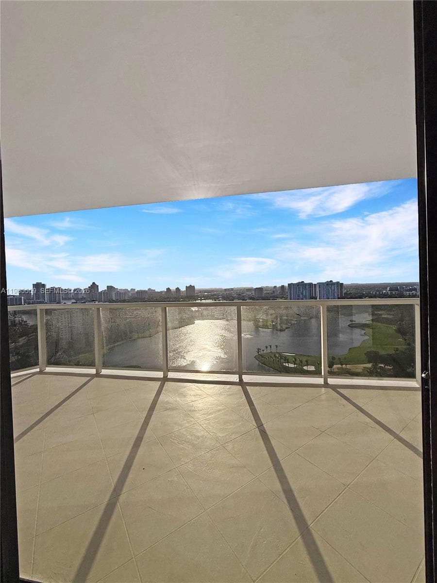 20281 E Country Club Dr # 2409, Aventura FL 33180 — 2