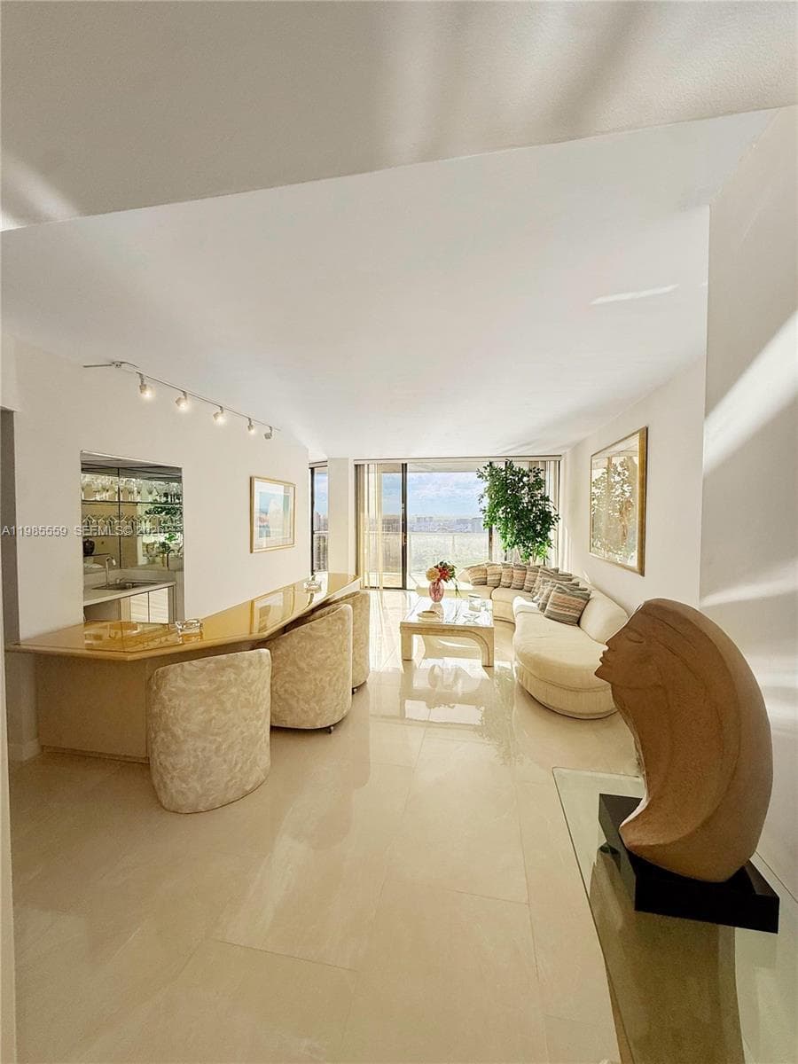 20281 E Country Club Dr # 2409, Aventura FL 33180 — 7