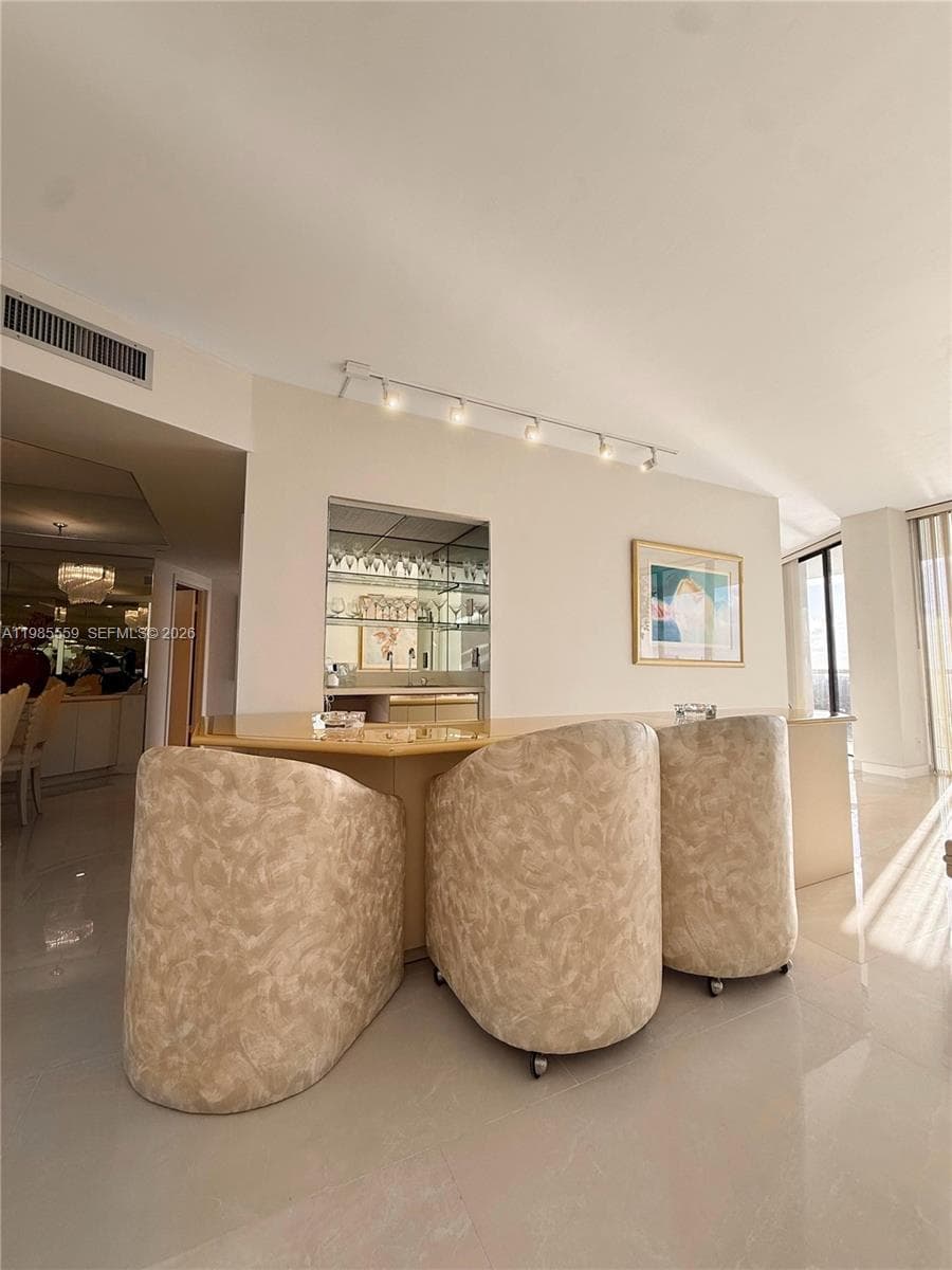 20281 E Country Club Dr # 2409, Aventura FL 33180 — 14