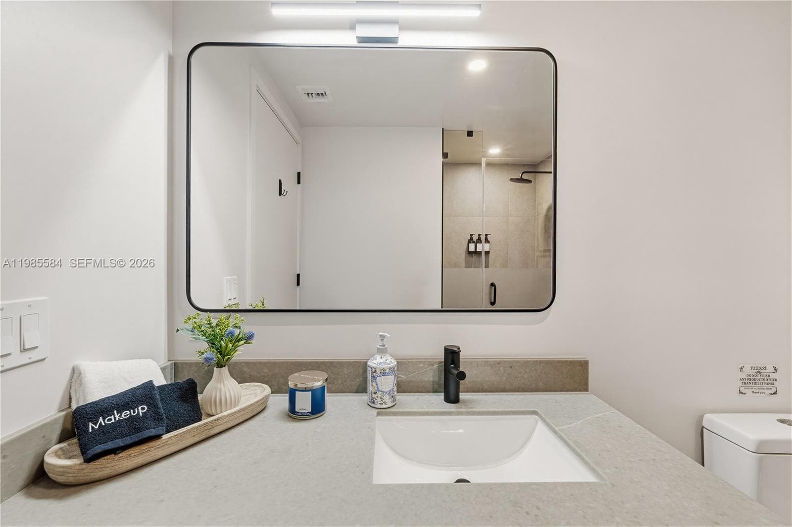 121 NE 5th # 2604, Miami FL 33132 — 17