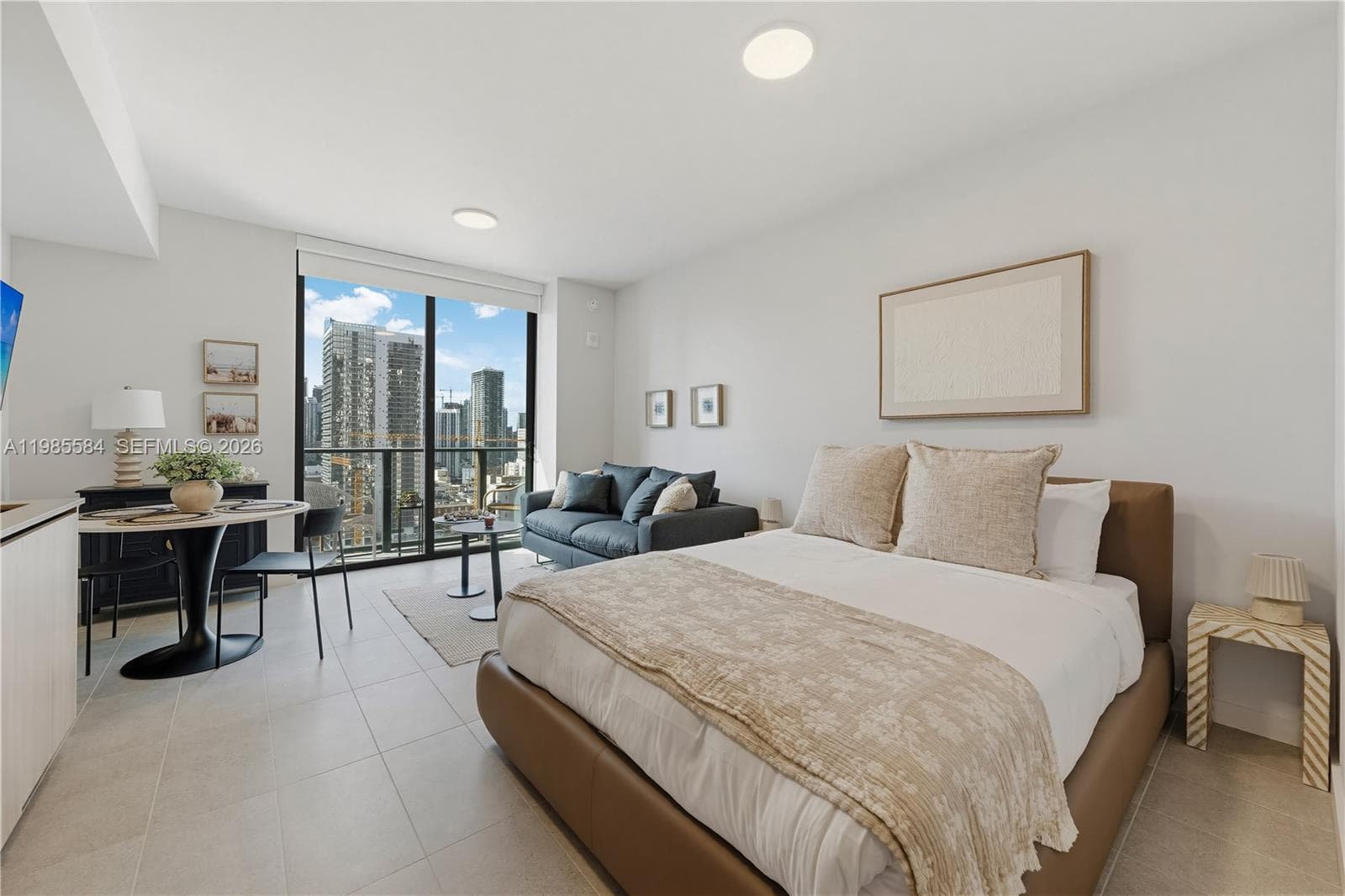 121 NE 5th # 2604, Miami FL 33132 — 16