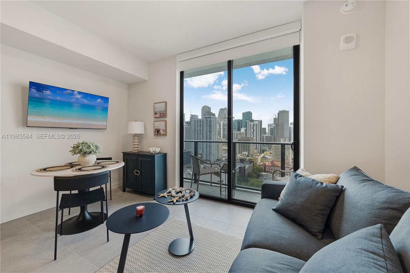 121 NE 5th # 2604, Miami FL 33132 — 5