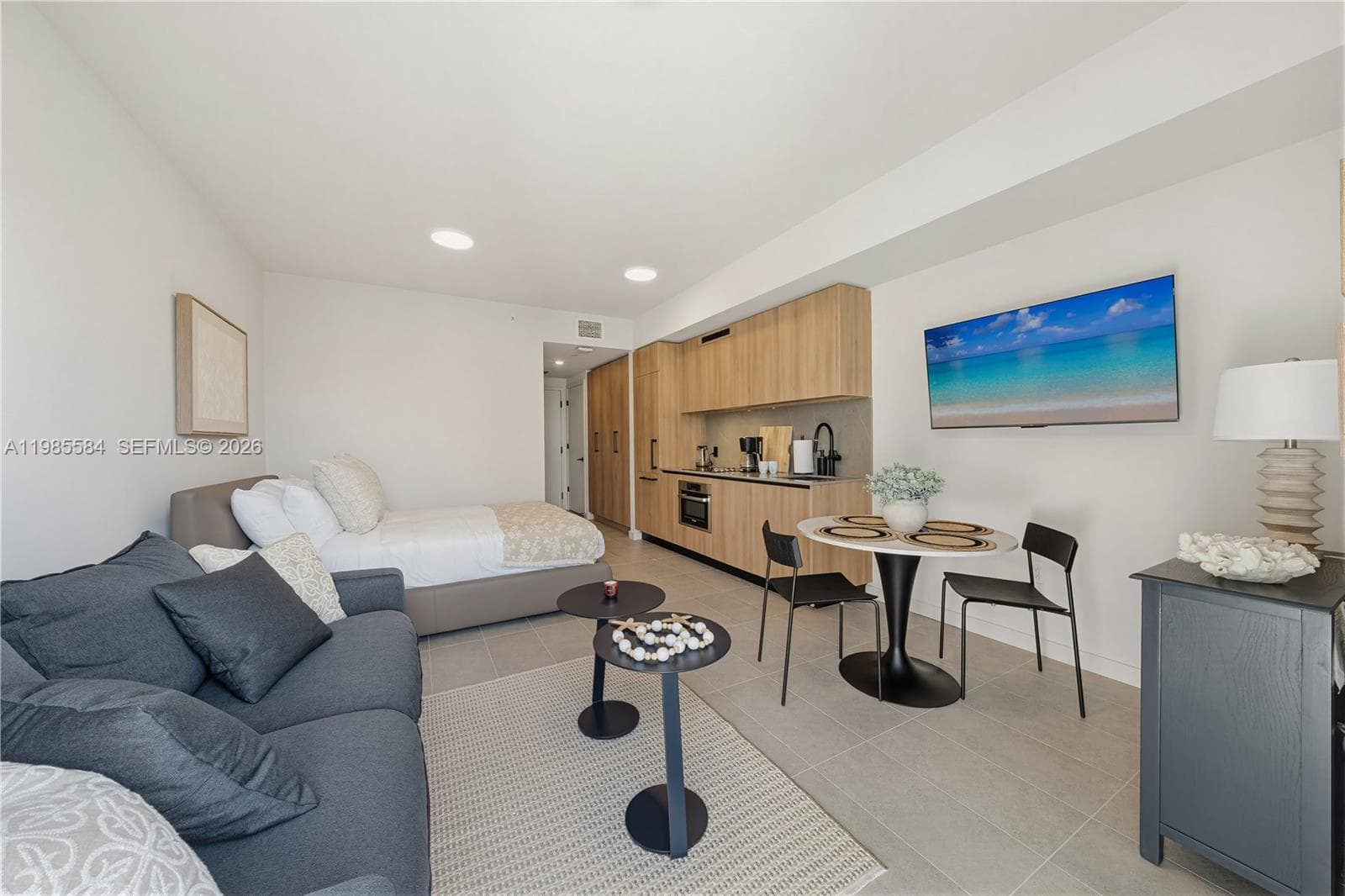 121 NE 5th # 2604, Miami FL 33132 — 11