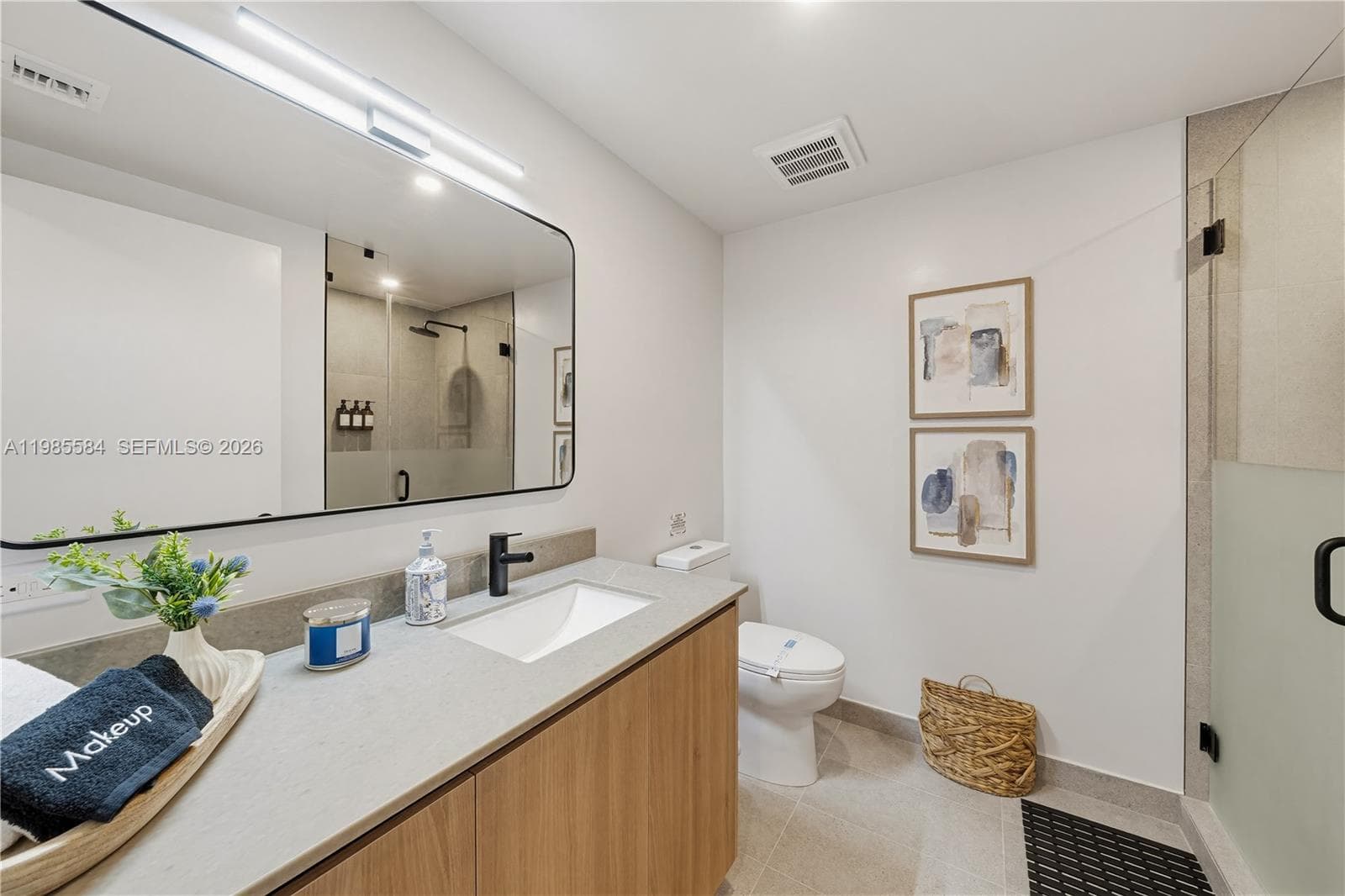 121 NE 5th # 2604, Miami FL 33132 — 19