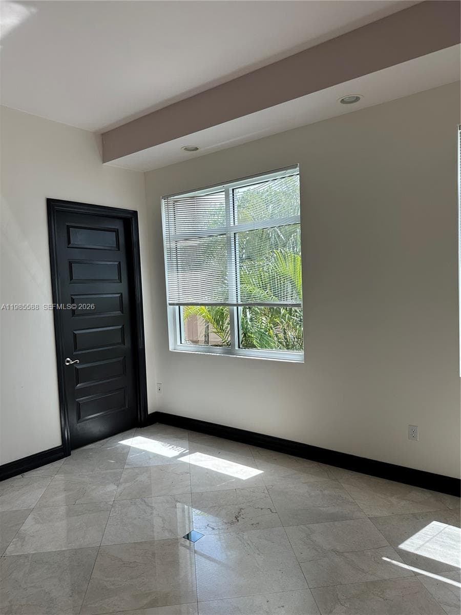 8501 SW 124th Ave # B, Miami FL 33183 — 27