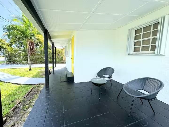 412 NW 95th St, Miami FL 33150 — 21