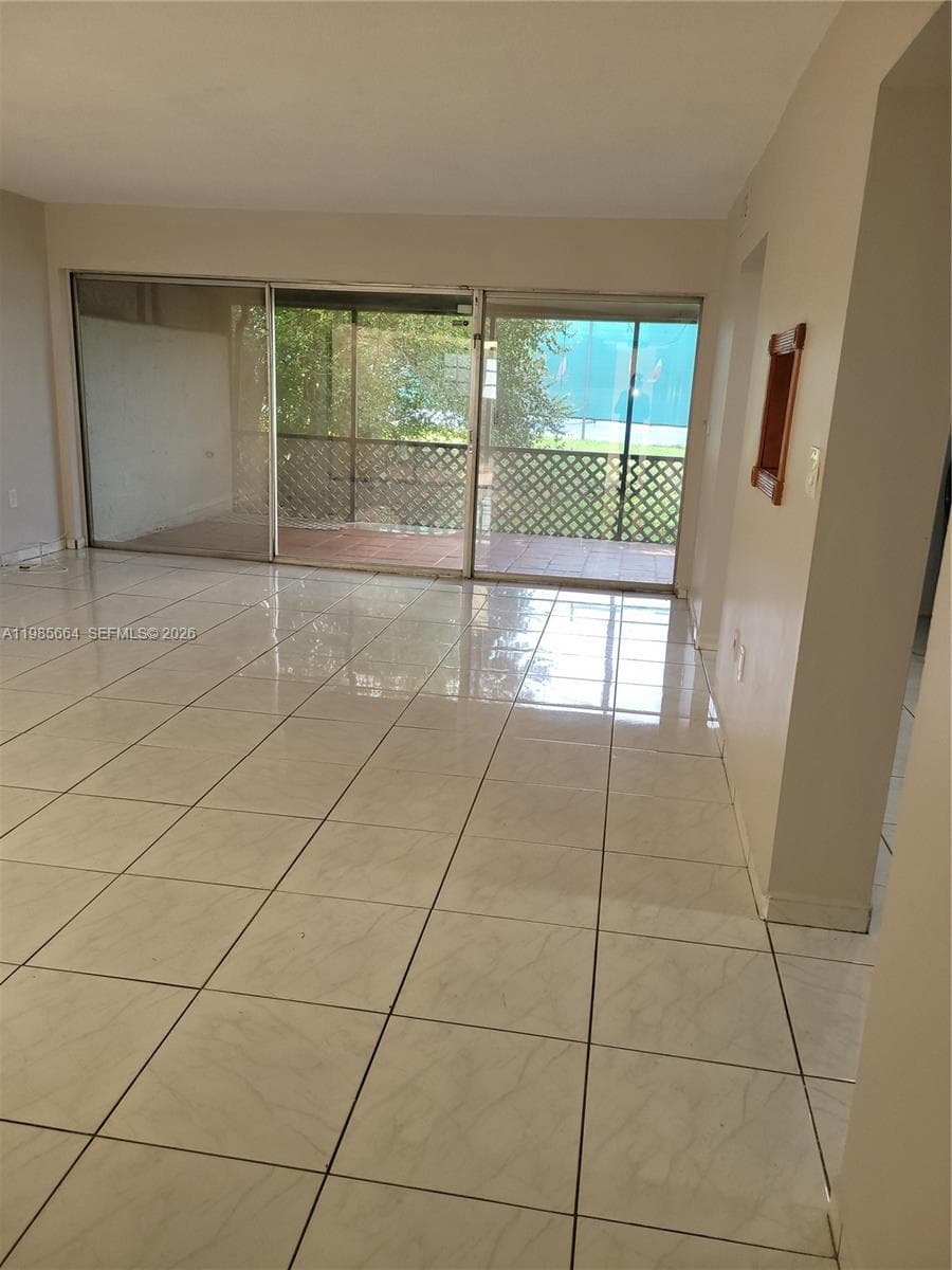 14389 Kendale Lakes Cir # 14389, Miami FL 33183 — 2