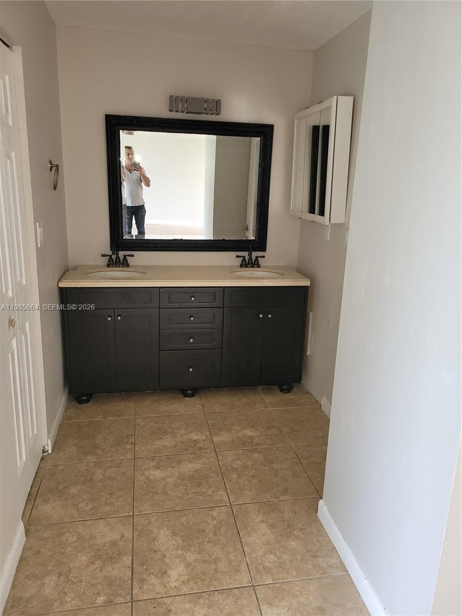 14389 Kendale Lakes Cir # 14389, Miami FL 33183 — 14