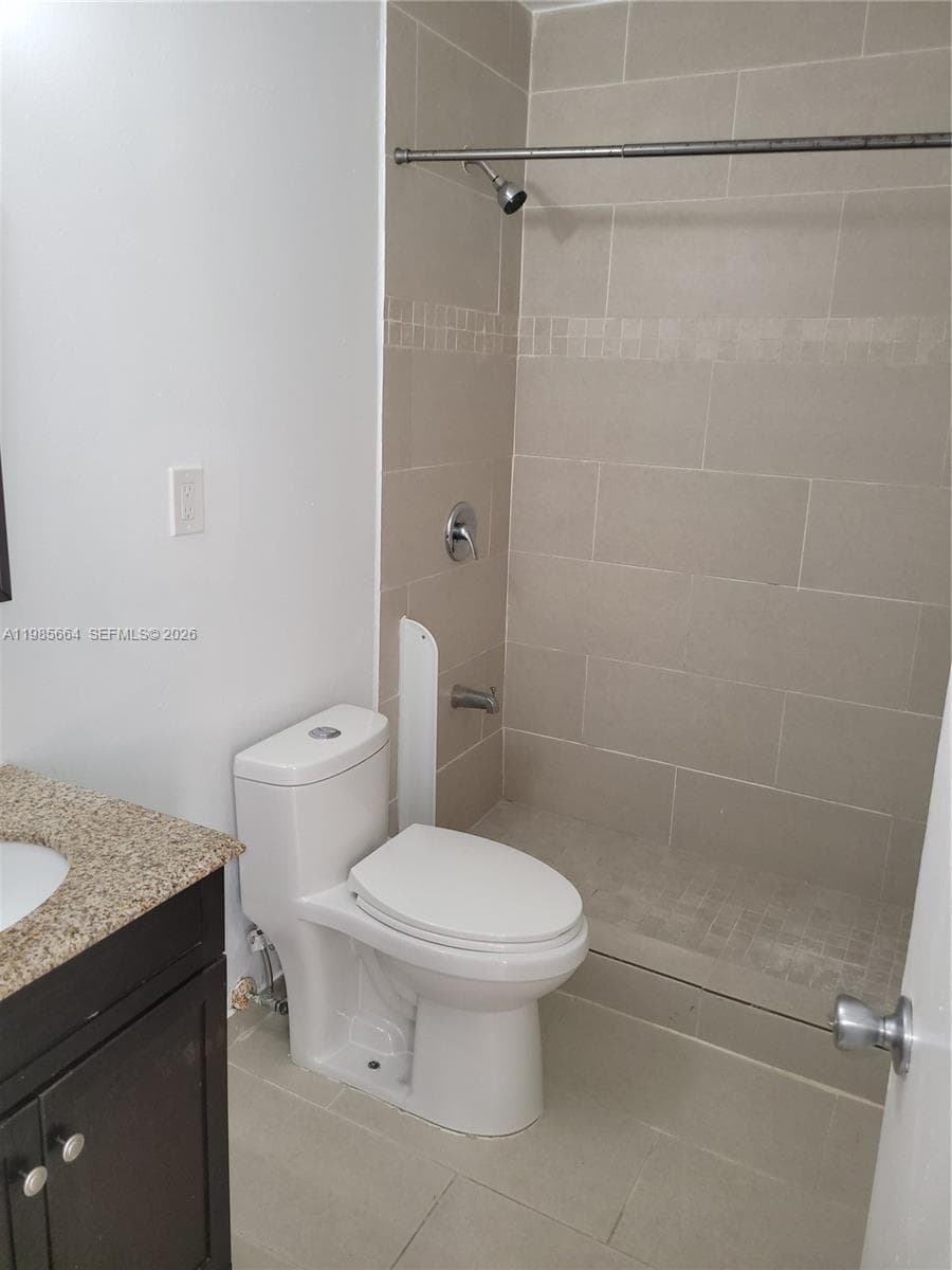 14389 Kendale Lakes Cir # 14389, Miami FL 33183 — 15