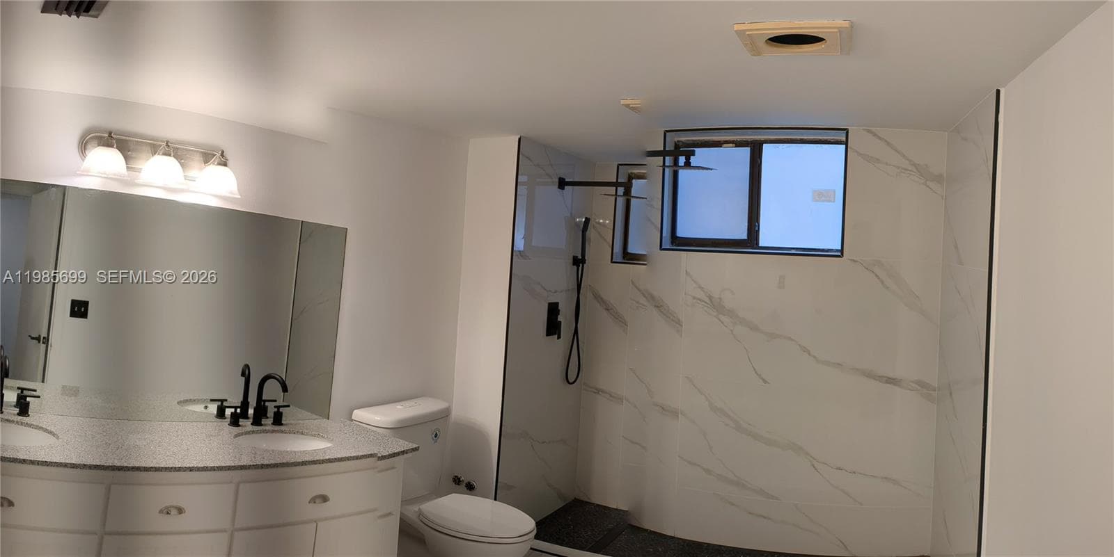 601 Ives Dairy Rd # 8, Miami FL 33179 — 2