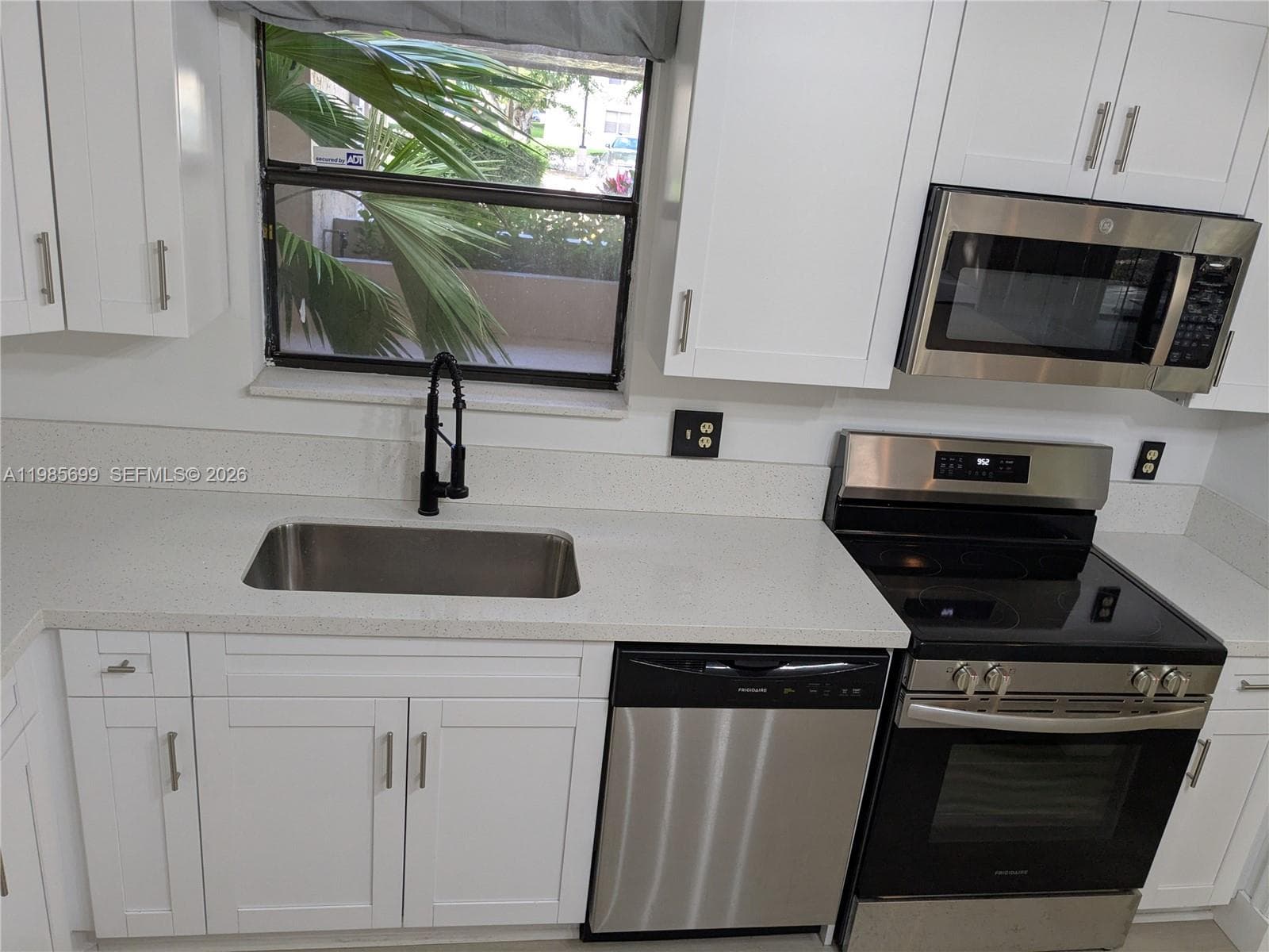 601 Ives Dairy Rd # 8, Miami FL 33179 — 43