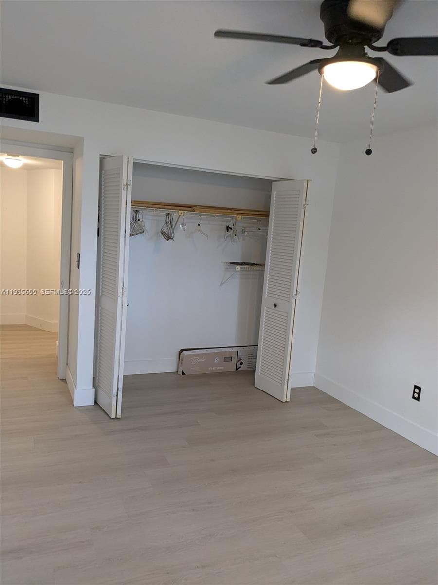 601 Ives Dairy Rd # 8, Miami FL 33179 — 26