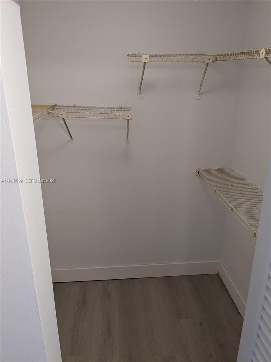 601 Ives Dairy Rd # 8, Miami FL 33179 — 22