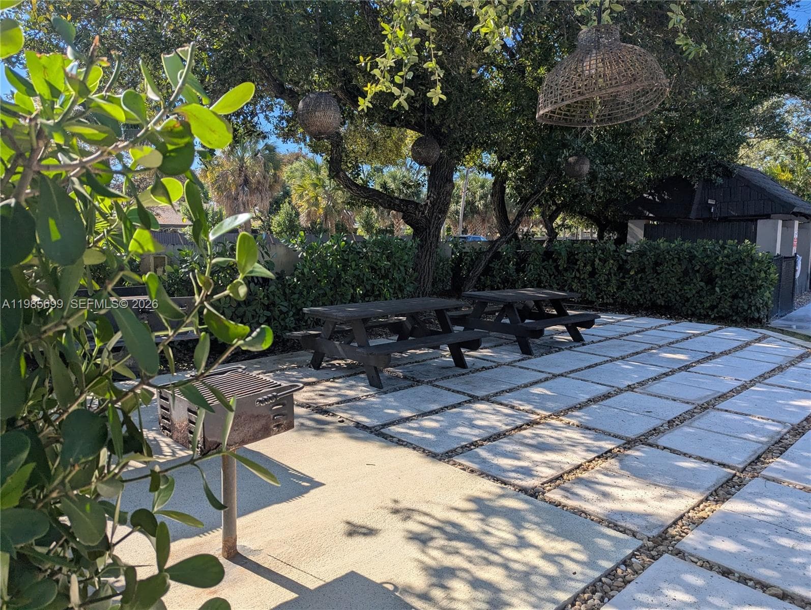 601 Ives Dairy Rd # 8, Miami FL 33179 — 77