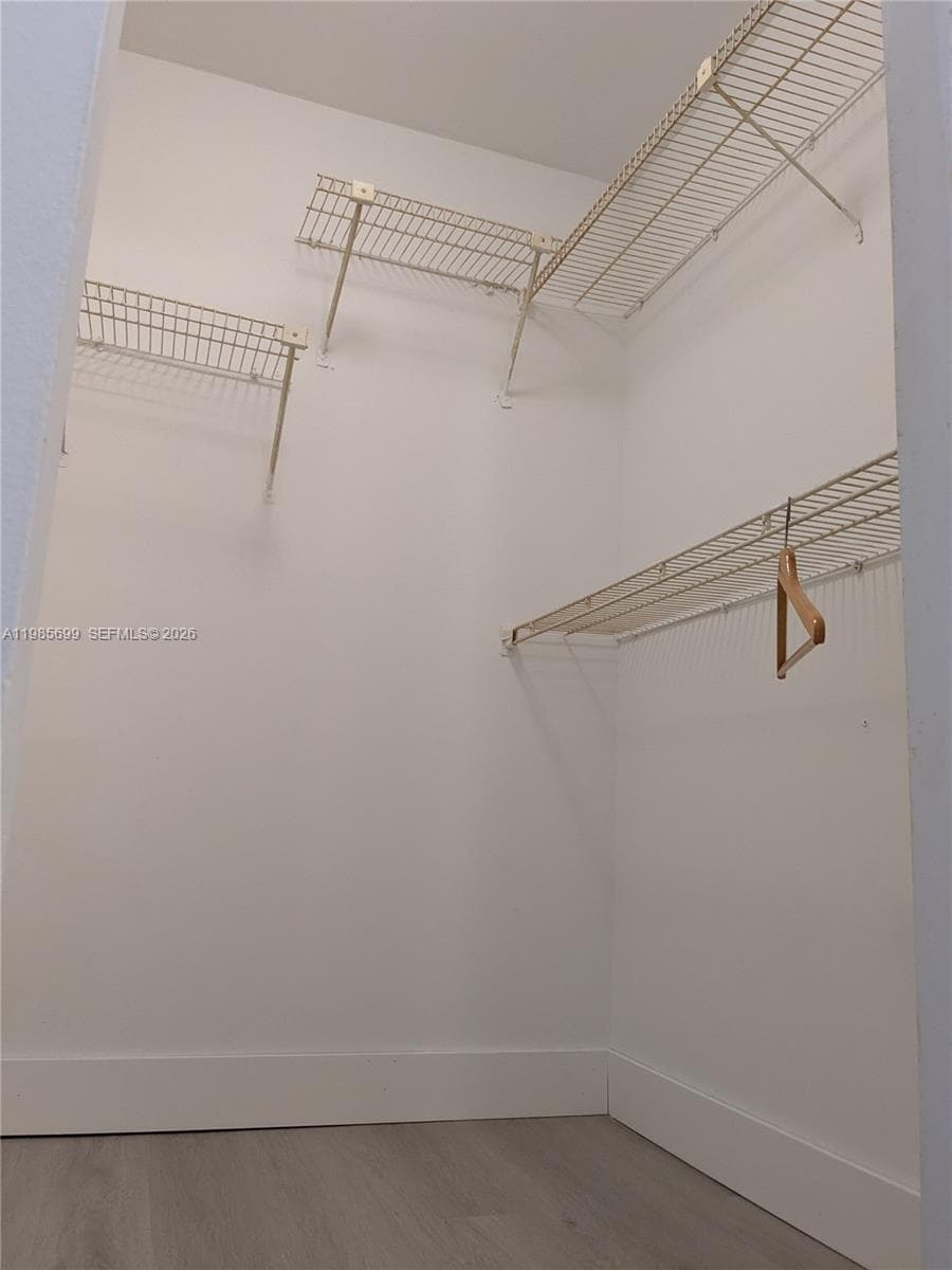 601 Ives Dairy Rd # 8, Miami FL 33179 — 20