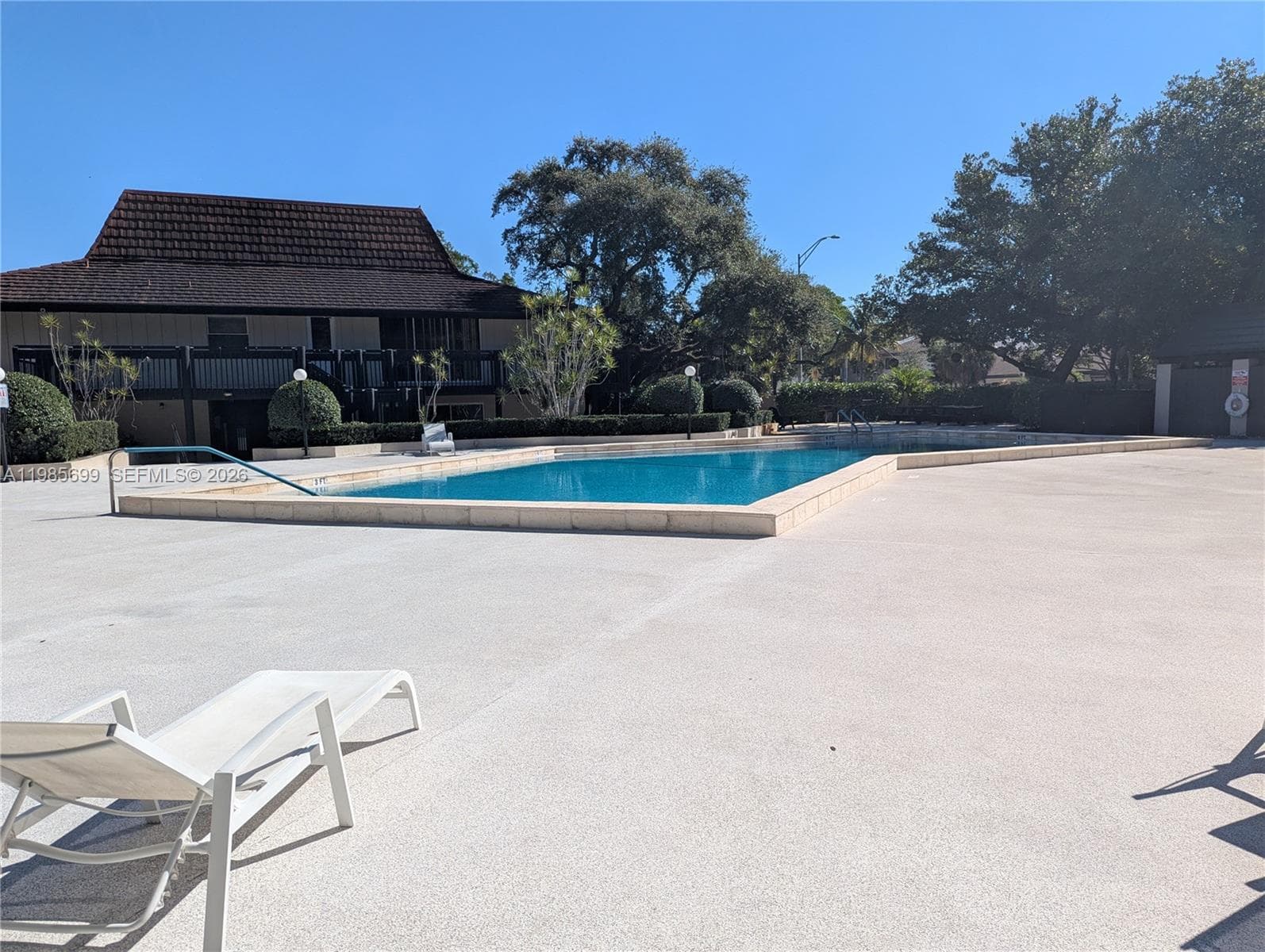 601 Ives Dairy Rd # 8, Miami FL 33179 — 79