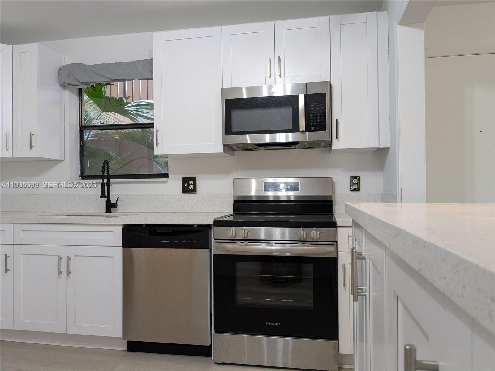 601 Ives Dairy Rd # 8, Miami FL 33179 — 38