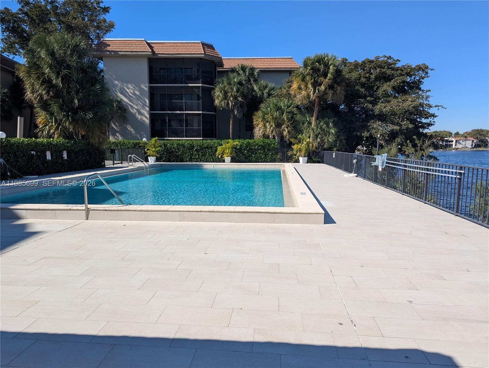 601 Ives Dairy Rd # 8, Miami FL 33179 — 65