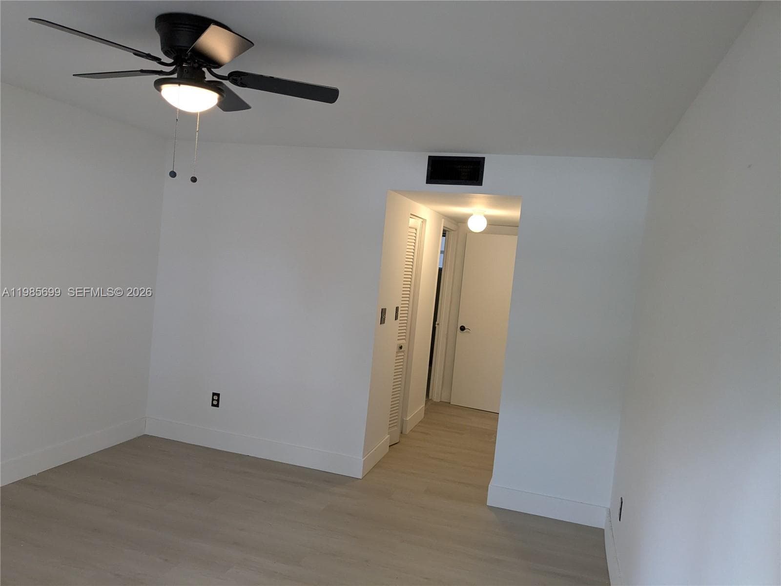601 Ives Dairy Rd # 8, Miami FL 33179 — 18