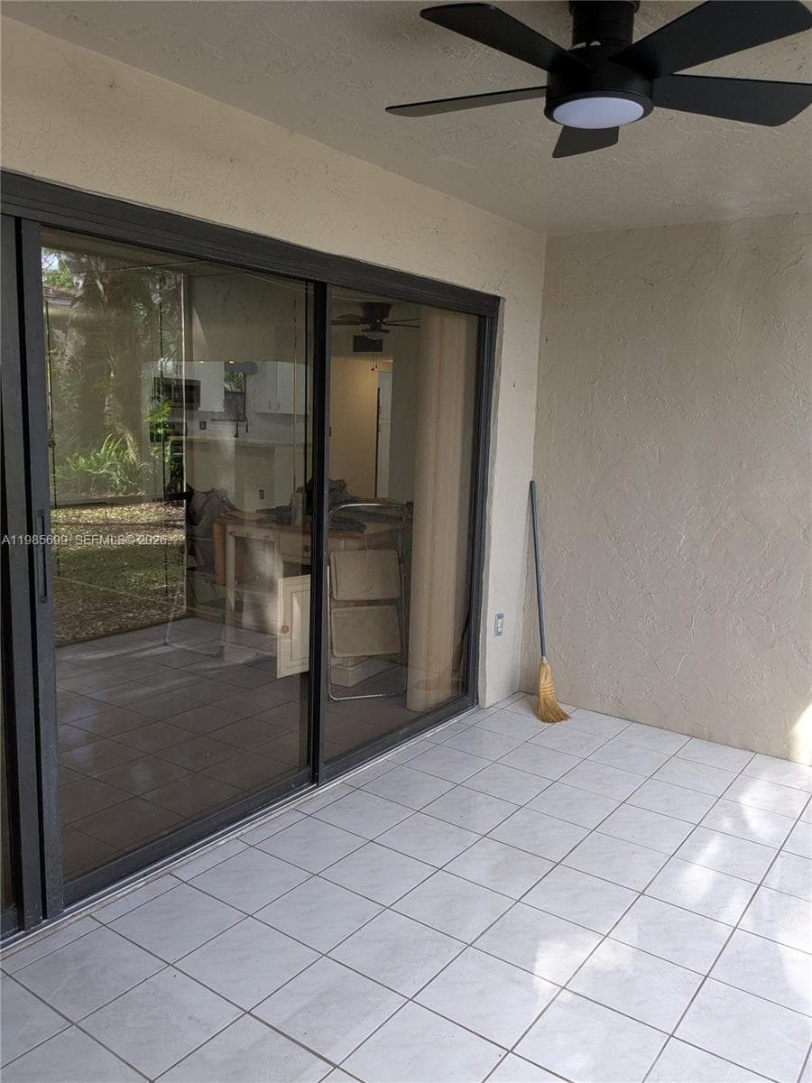 601 Ives Dairy Rd # 8, Miami FL 33179 — 51