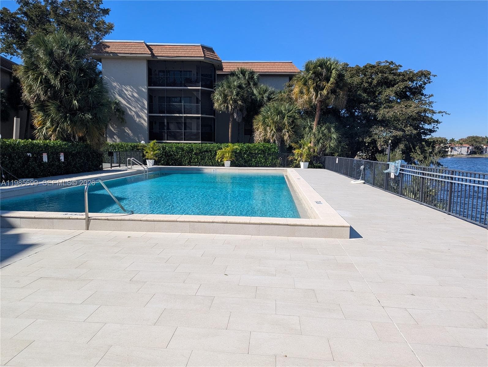 601 Ives Dairy Rd # 8, Miami FL 33179 — 60