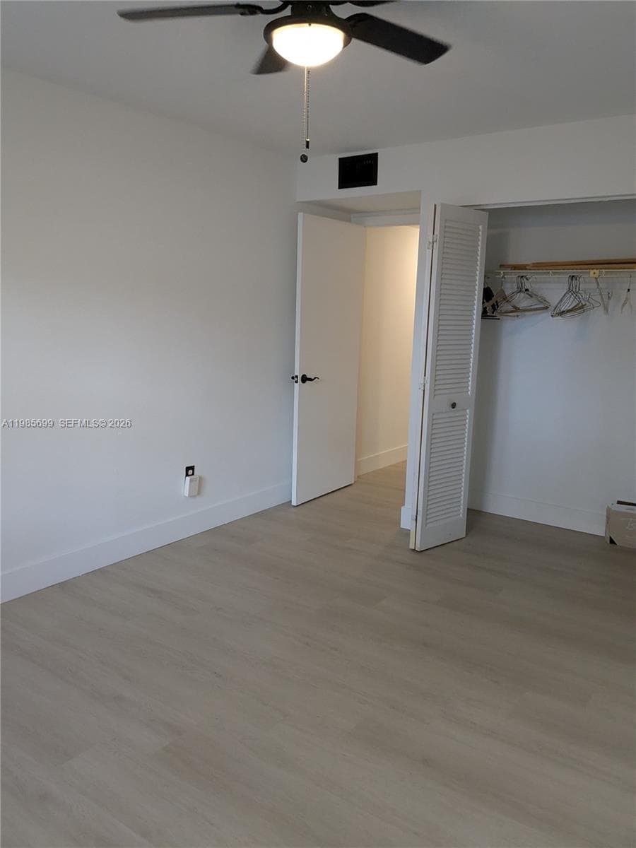 601 Ives Dairy Rd # 8, Miami FL 33179 — 25